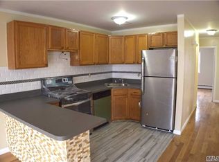 2927 Martin Ct, Far Rockaway, NY 11691