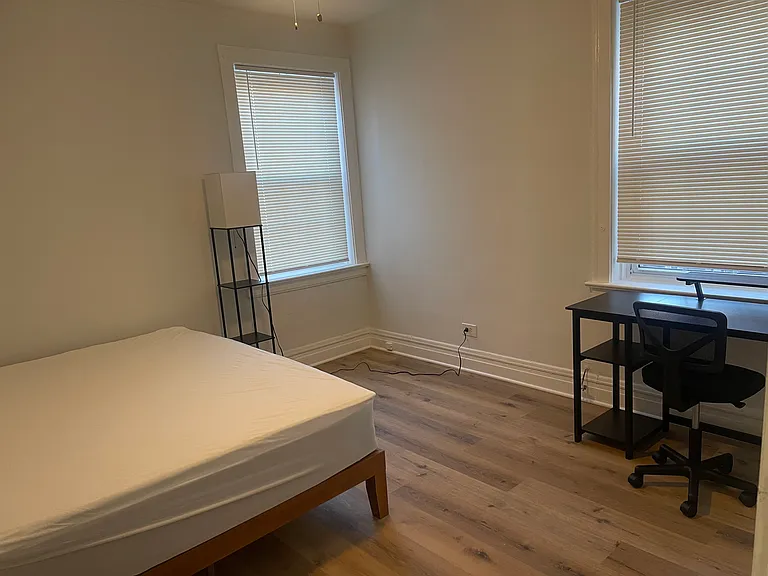 2714 W Ainslie St #2 — Photo 17