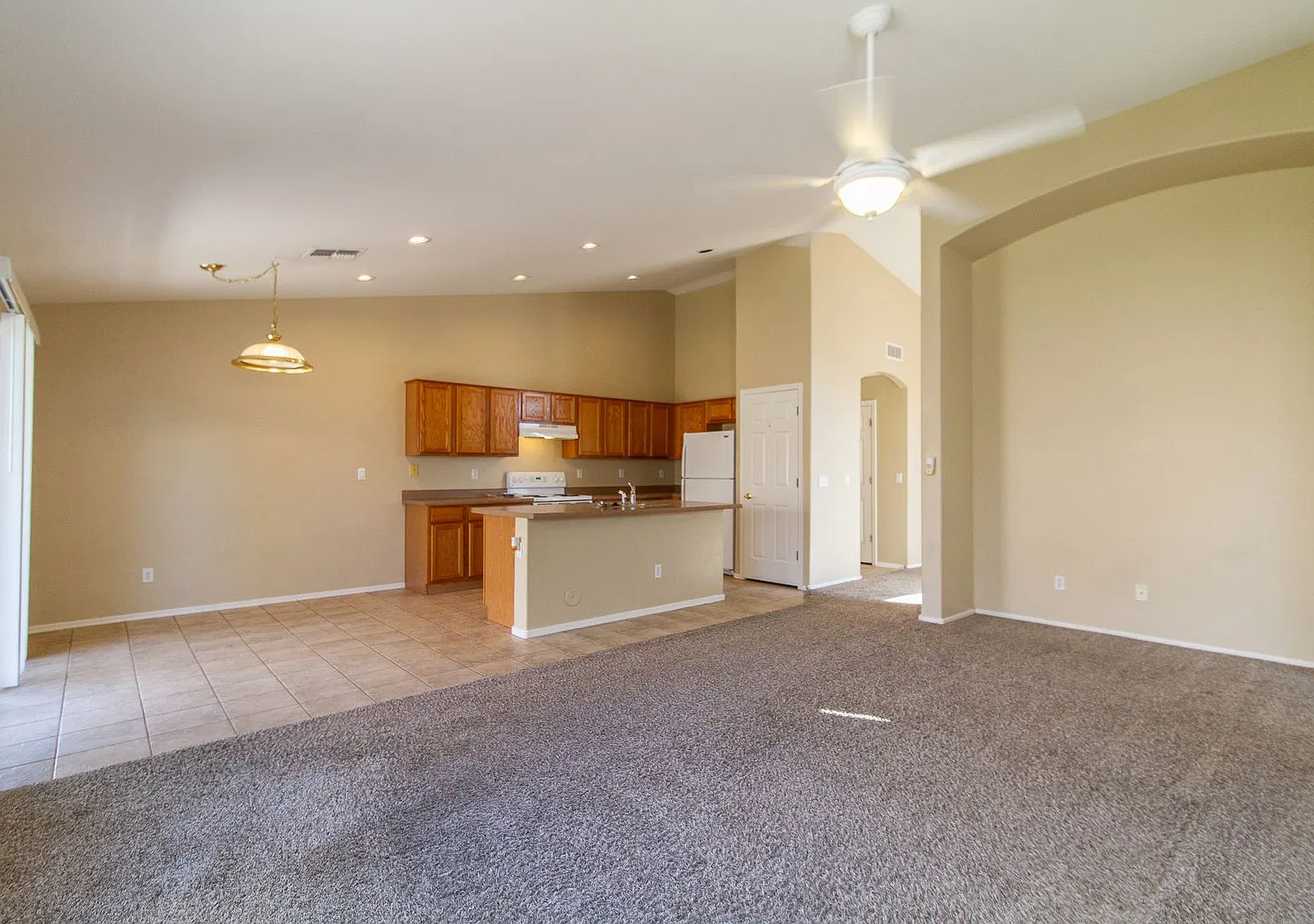 Great 4 bedroom/2 bath house near Estrella Pkwy & Yuma Rd. — Photo 4