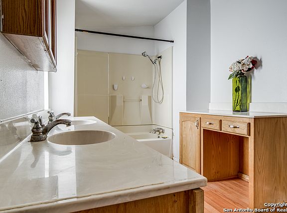 4th image of 495 Vela Ln