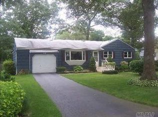 12 Radford Rd, Lake Grove, NY 11755