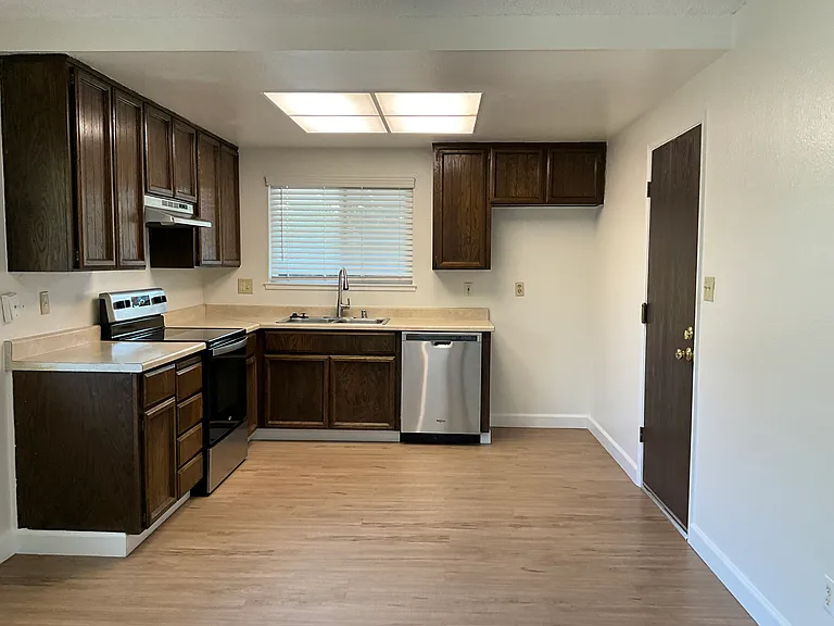 5809 Hazel Ave — Photo 2