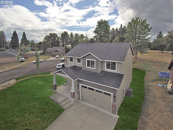 2nd image of 615 NE Joann Dr