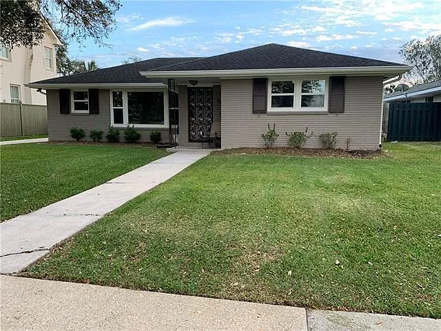 840 Turquoise St — Photo 1