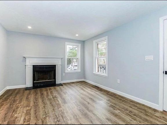 4th image of 12 Settlers Ln
