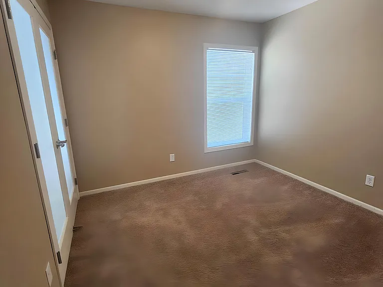 909 Wescott Sq #909 — Photo 19
