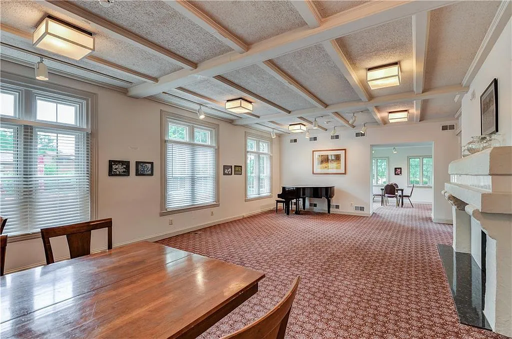 2 bed, $2,250 — Photo 2