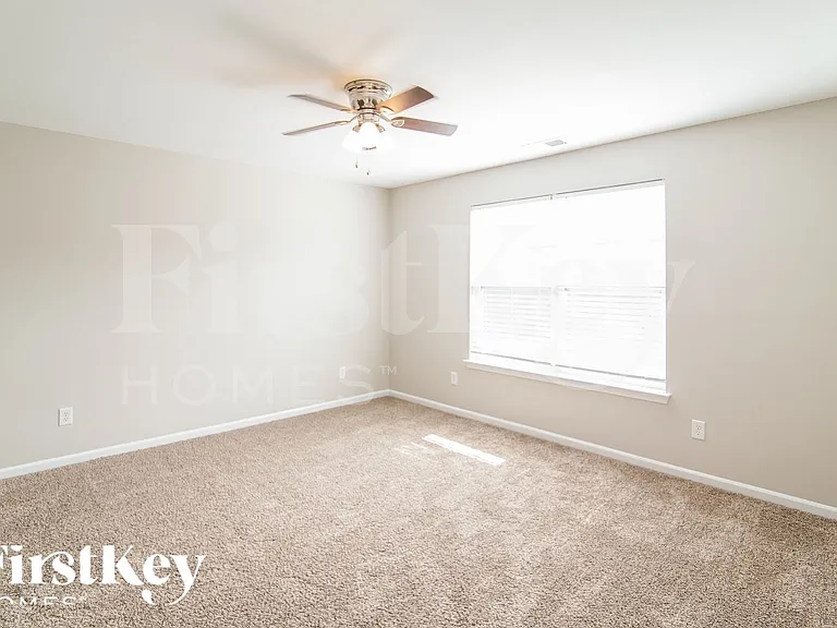 113 Hyrne Dr — Photo 8