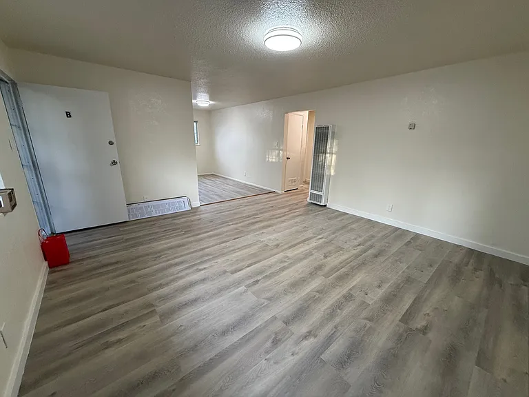 136 Catron Dr #C — Photo 4