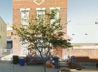 2516 34th St, Astoria, NY 11103