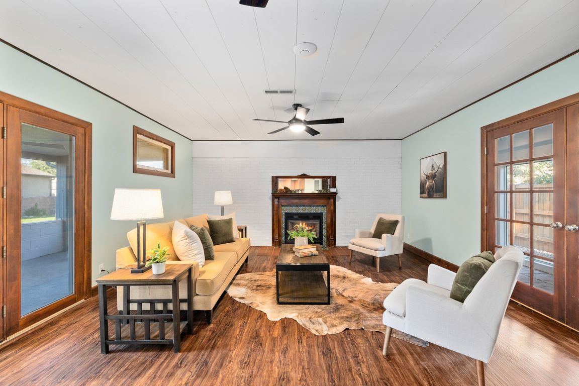 next background image