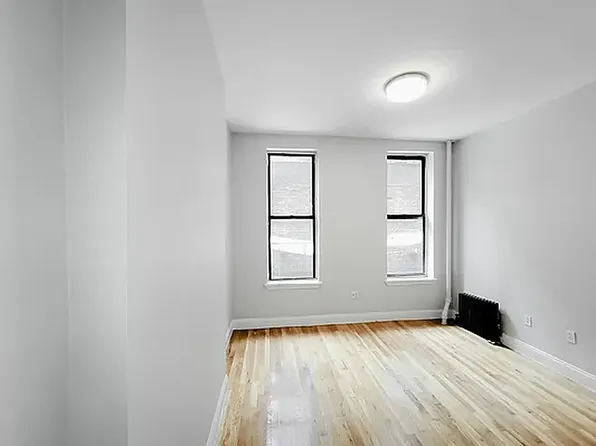 533 West 49th Street image 1 of 7