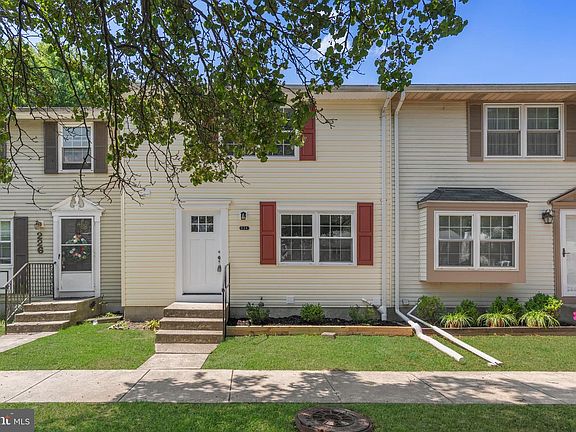 2nd image of 224 Glenda Ct