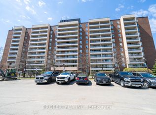 31 Four Winds Dr W #901, Toronto, ON M3J1K9