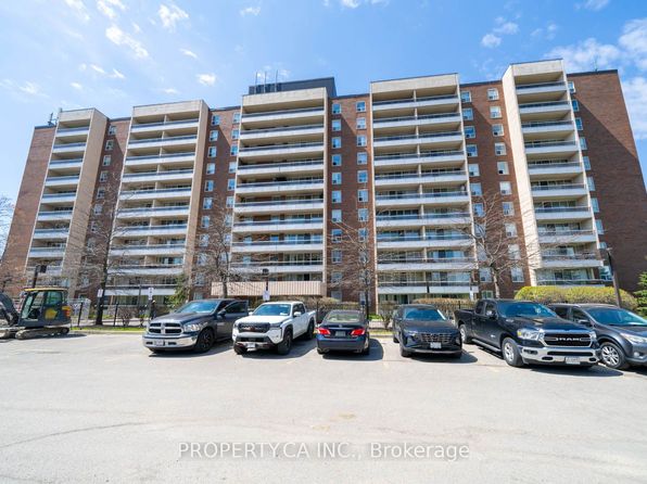 31 Four Winds Dr W #901, Toronto, ON M3J 1K9