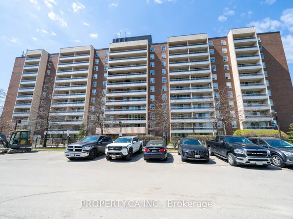 31 Four Winds Dr W #901, Toronto, ON M3J 1K9