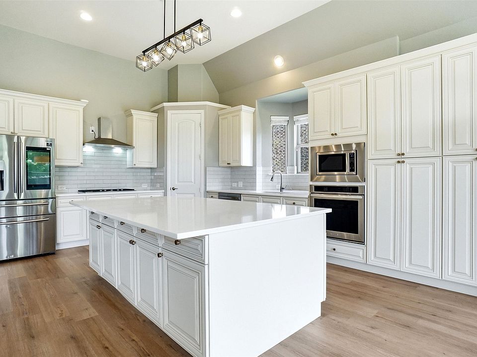 1st image of 800 Orleans Dr