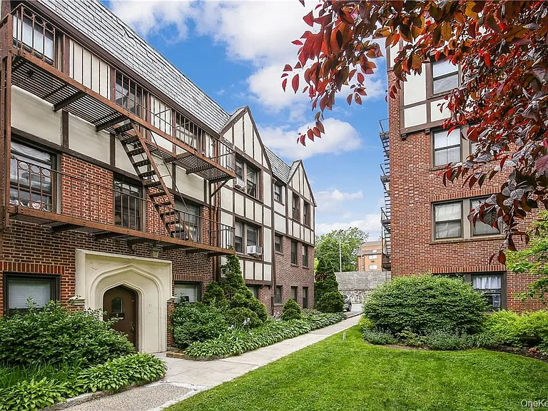 7 Greenridge Ave #C7 — Photo 14