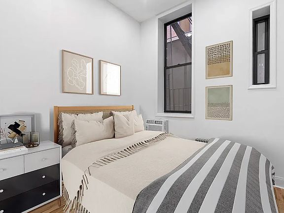 5th image of 139 E 13th St #1E