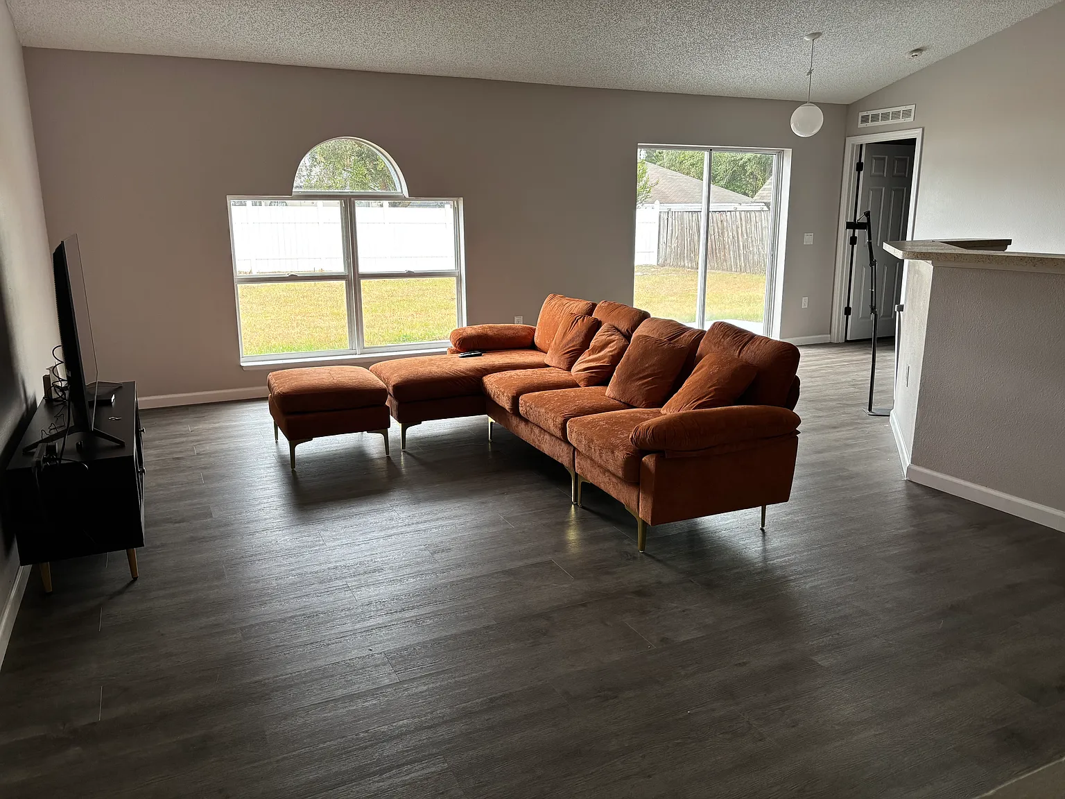3 bed, 1638 sqft, $600 — Photo 2