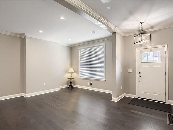 4th image of 515 N Saint Clair St