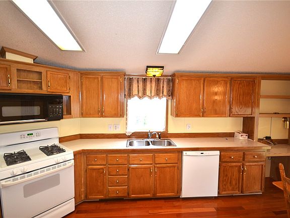 5th image of 242 Rock Lake Dr