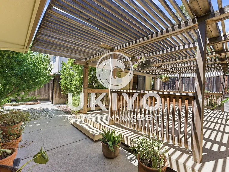 645 Keith Ct #1 — Photo 50