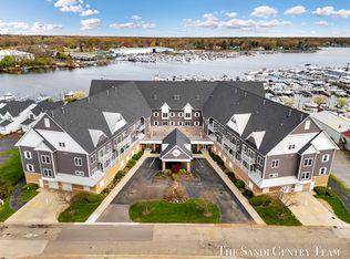 917 W Savidge St UNIT 15, Spring Lake, MI 49456