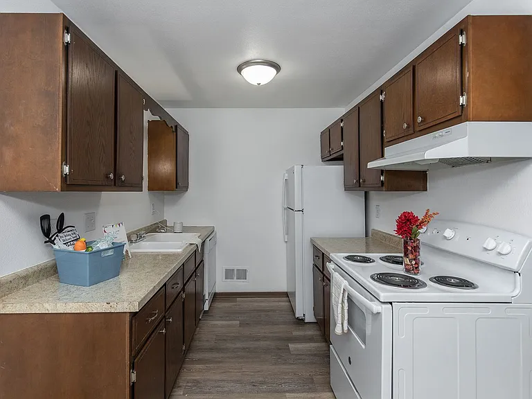 2415 Jebens Ave — Photo 26