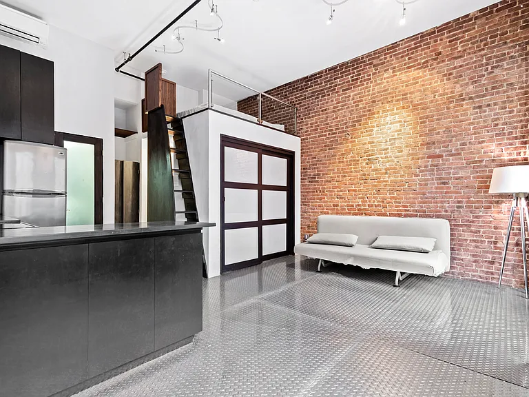 219 W 71st St #4 — Photo 1
