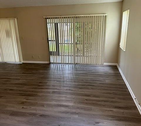 5th image of 1885 Discovery Way