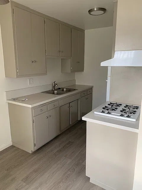 10525 Myrtle St — Photo 3