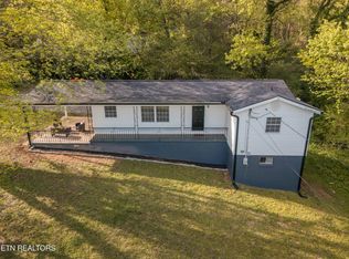 501 Hollingsworth Ln, Clinton, TN 37716