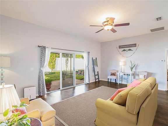 3rd image of 96075 Piedmont Dr