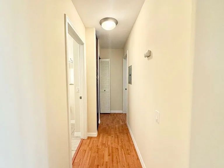 5402 Balboa Arms Dr #308 — Photo 11