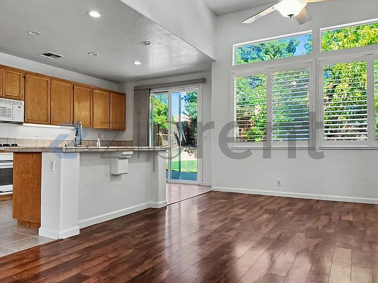2342 Canary Dr — Photo 12
