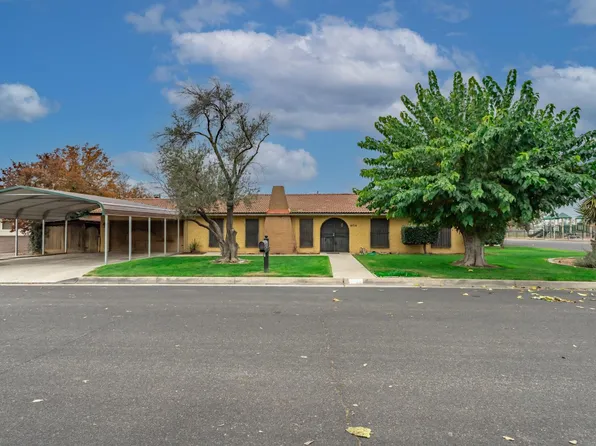 1024 Lillian St, Madera, CA 93637