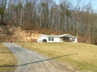 183 Stanhope Rd, Pine Grove, PA 17963