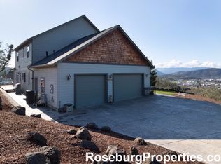 1548 NE Rocky Ridge Dr, Roseburg, OR 97470