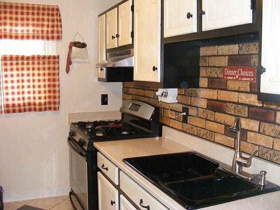 4th image of 21773 Golden Dr