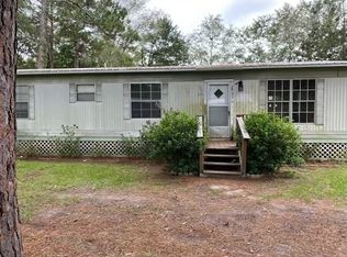 2931 S Lakeview Dr, Waycross, GA 31503
