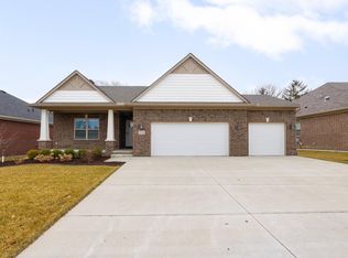 37325 Mallory Dr, Livonia, MI 48154