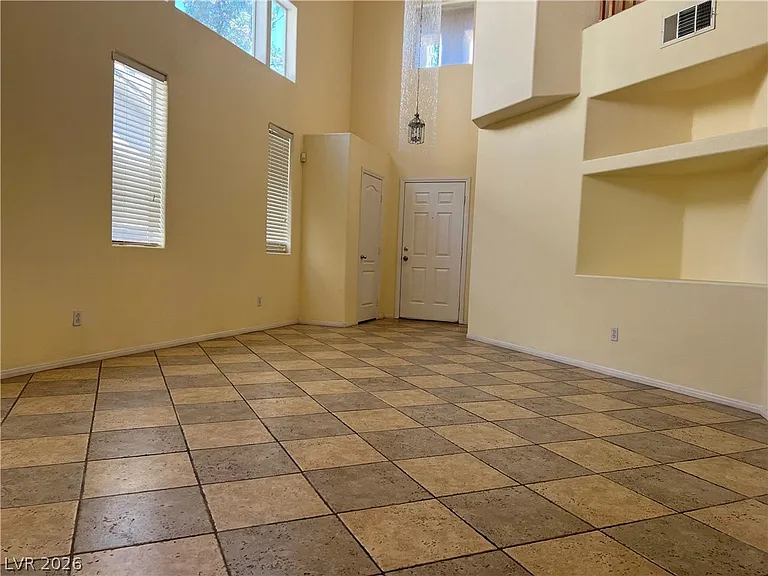 3900 Irvin Ave — Photo 7