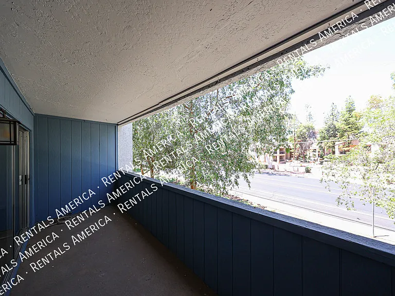 4608 W Maryland Ave #208 — Photo 9
