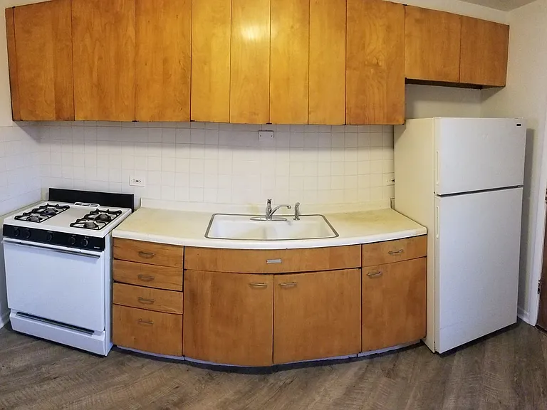 1937 S 17th Ave — Photo 10
