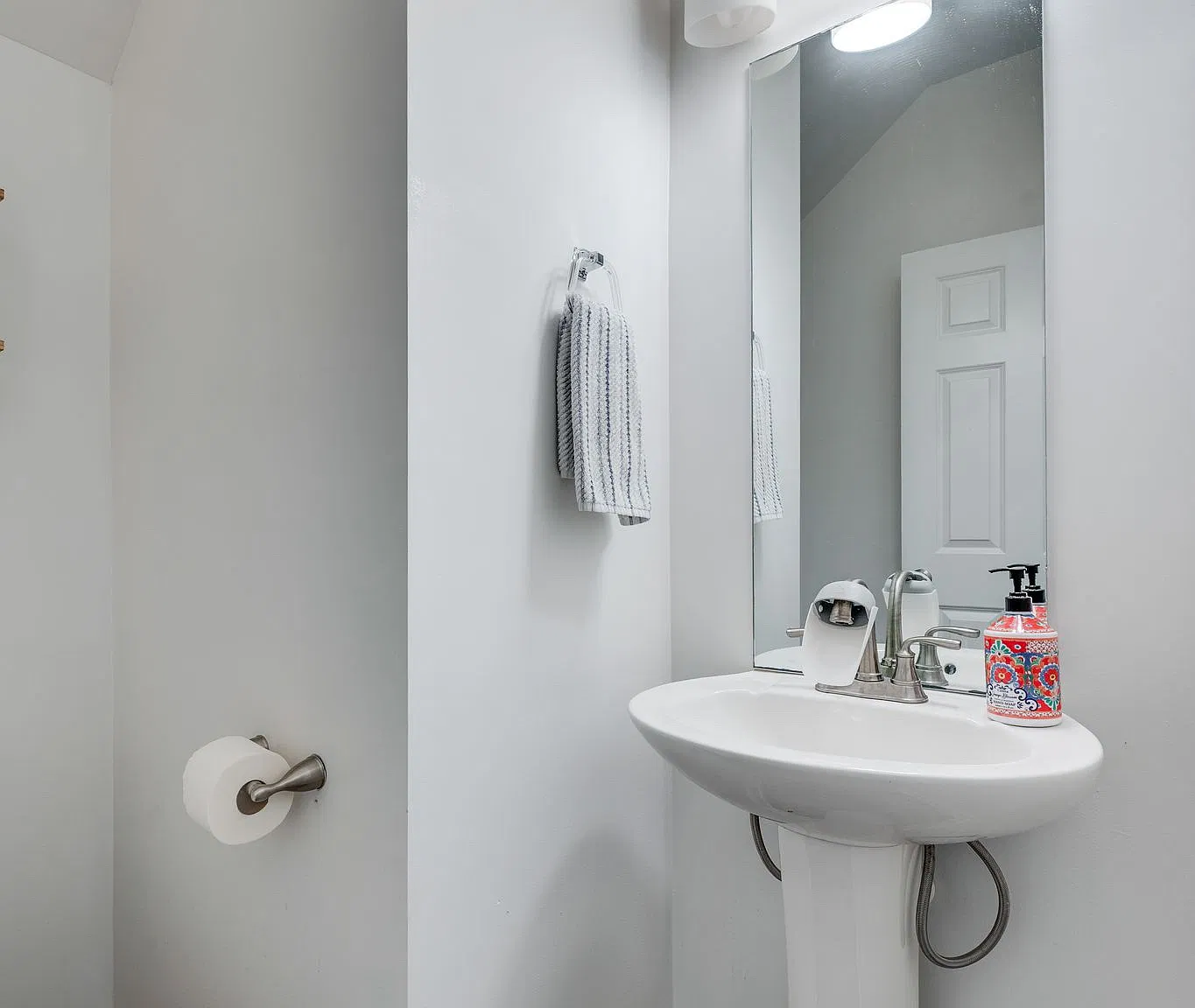 3 bed, 1678 sqft, $2,450 — Photo 3