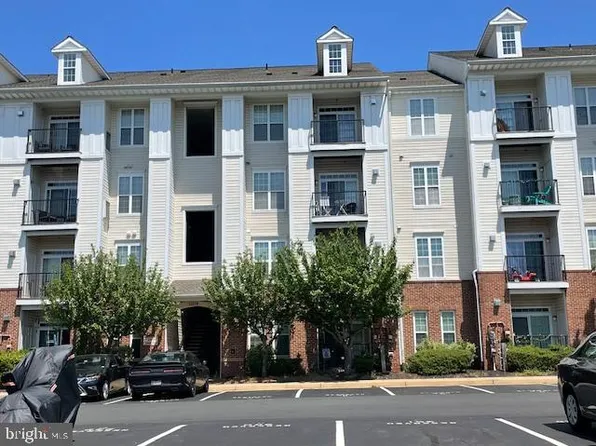 21216 McFadden Sq Unit 306, Sterling, VA 20165