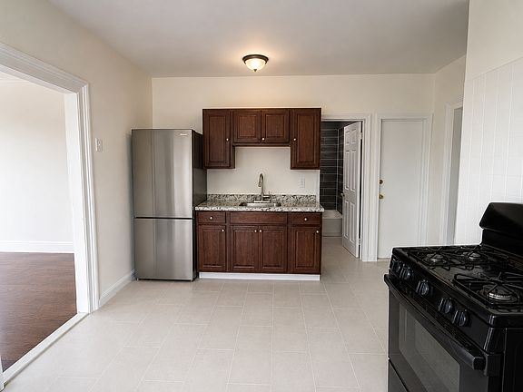 2nd image of 60 Cedar St #B