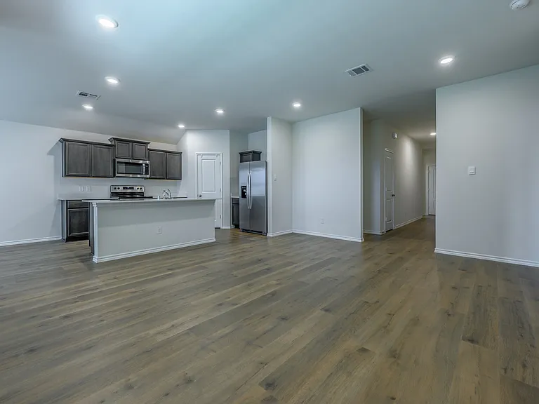 1008 N River Oaks Ln — Photo 5