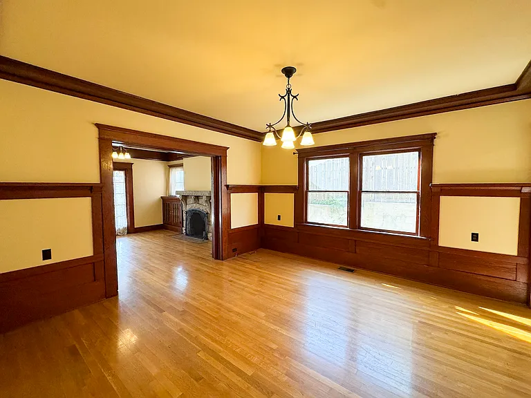 1123 Marion Ave — Photo 58